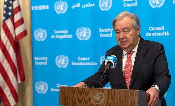 الأمين العام للأمم المتحدة أنطونيو غوتيريش يتحدث للصحفيين حول استمرار الصراع بين الولايات المتحدة وإسرائيل وإيران وتأثيره على الشرق الأوسط.